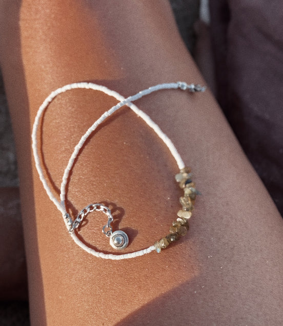 Coral necklace ( verde viejo)